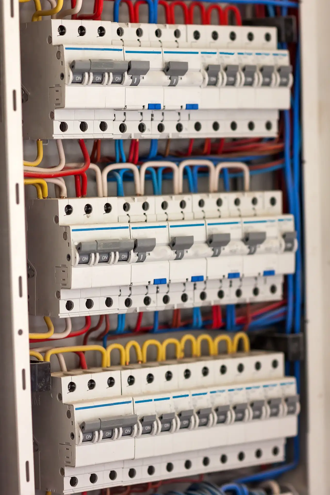 electical-distribution-fuseboard-electrical-suppl-2024-12-06-17-58-38-utc_small Finies installateur elektricien in Groningen